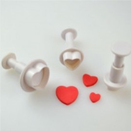 Комплект кутери с ежектор "Сърцa" - 3 елемента