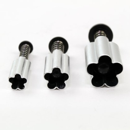 Комплект метални кутери 3 елемента с избутвач за универсално цвете